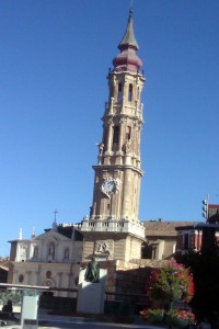 18 декабря 1118 года Альфонсо I из Арагона, известный как «Баталладор» (1073–1134), покорил Сарагосу, а Мескита-Бланка (Белая мечеть) Саракусты (Сарагоса), построенная мусульманами в 8-м веке, была преобразована в первый собор в Сарагосе
